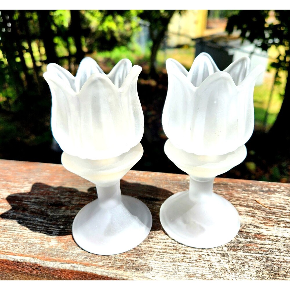 A pair Of PARTYLITE Frosted Tulip Votive Candle Holders With Stands Home Decor *